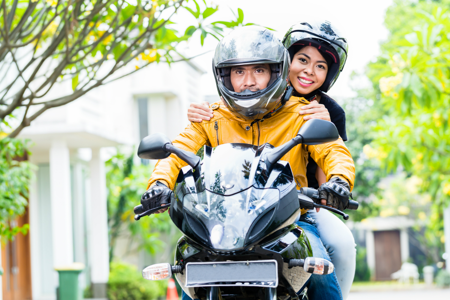 Siapa yang Menyopiri Para Penumpang di Indonesia?