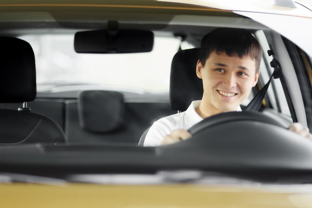 Sino ang Nagtatrabaho sa Delivery Service? Portrait ng Delivery Rider